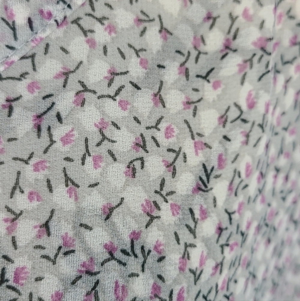 Rose Print Mesh Back Blouse in Lavender amd Light Muted Gray, Size S - Picture 3 of 6